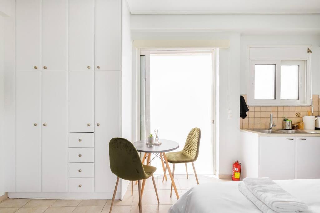 Adorable Sunny Studio With Private Balcony I Atény Exteriér fotografie